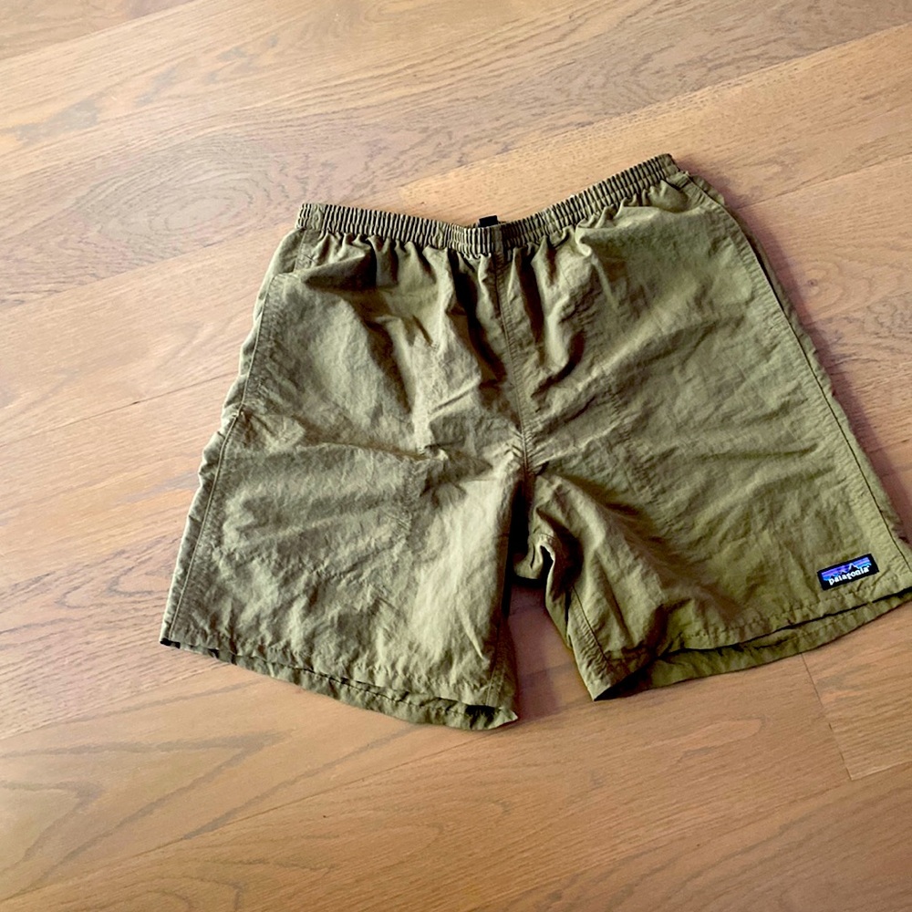 Patagonia baggies 5” buckthorn green. Men’s m.